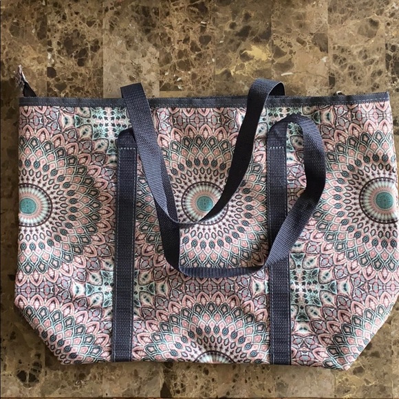 Tote - Picture 3 of 5